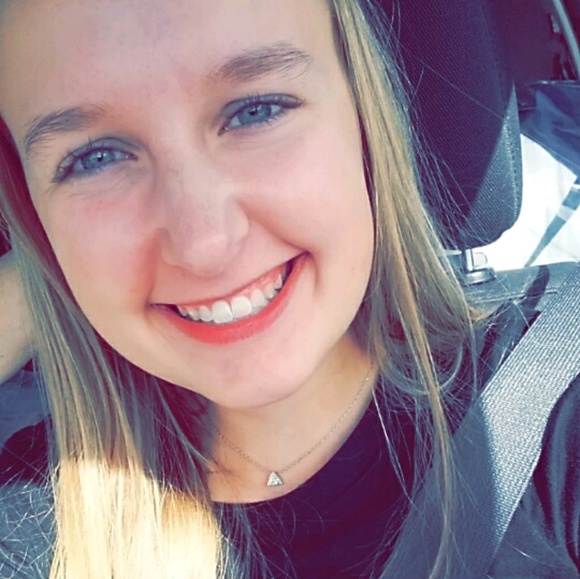 Meet your Posher, Rebecca - Picture 1 of 1